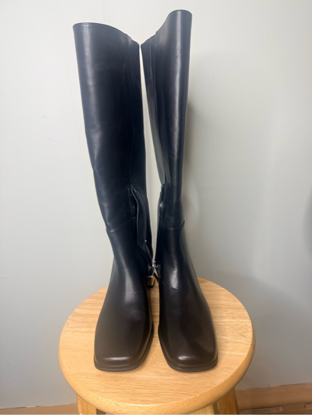 Michael Kors Black Women's Knee-High Leather Boots - Classic Tall Zip Boots
